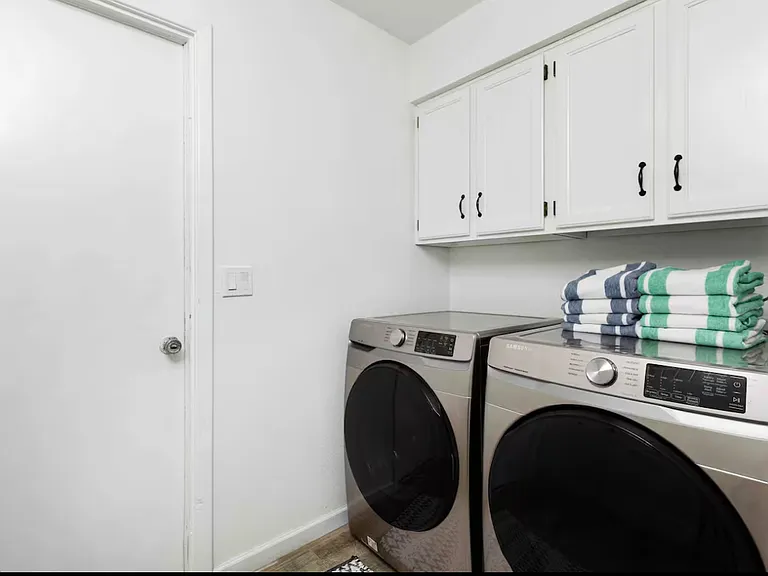 701 E Country Gables Dr — Photo 19
