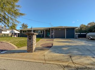 5253 Debbie Ln, Redding, CA 96002