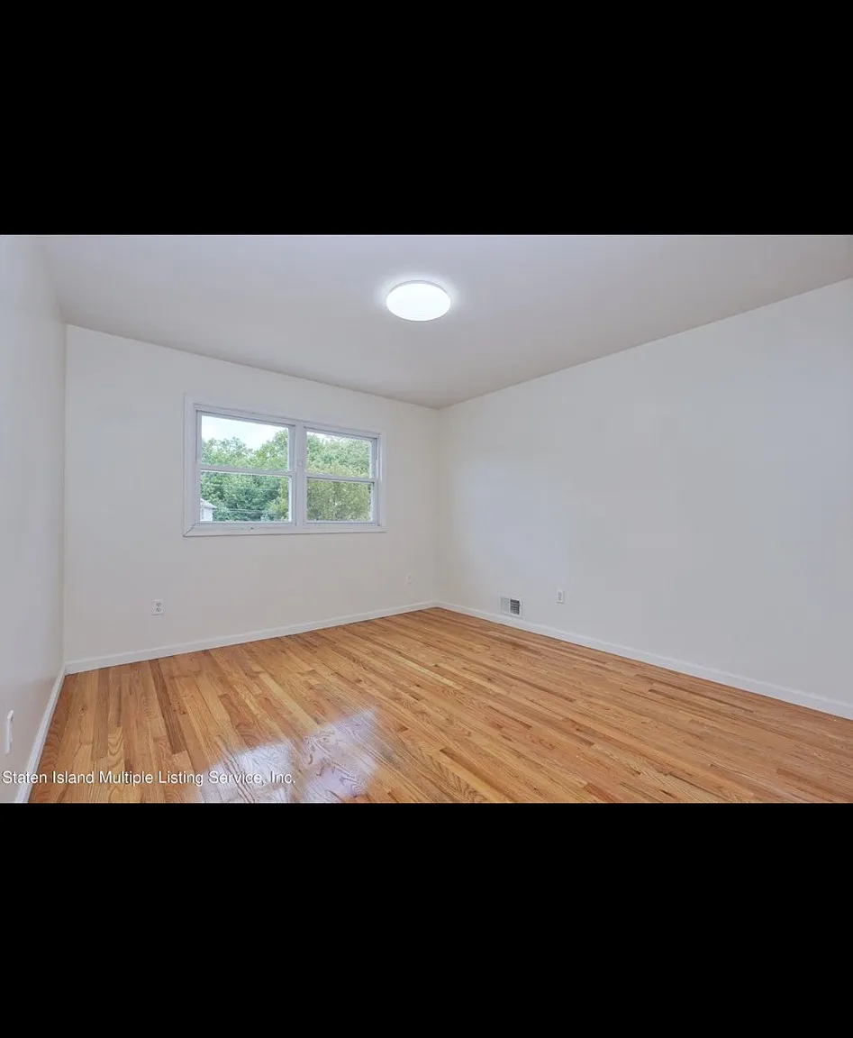 3 bed, 1300 sqft, $2,900 — Photo 2