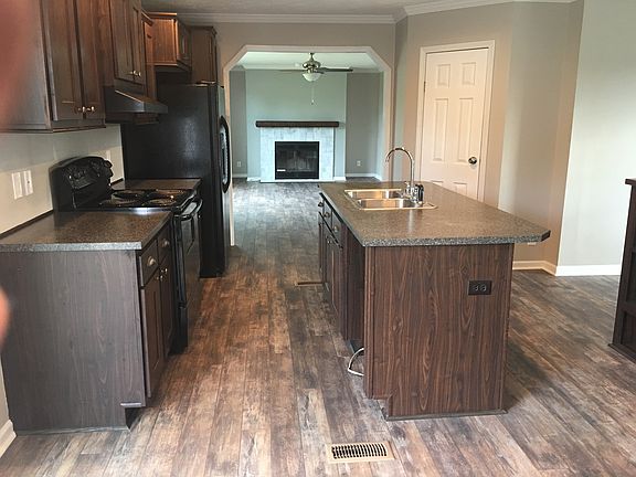 4th image of 185 Georgia Dr