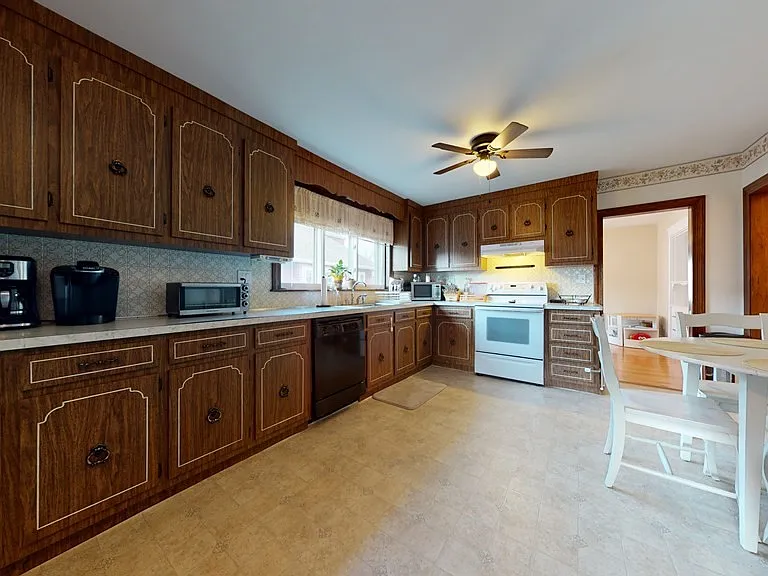 99 Barnes Ave #2 — Photo 5