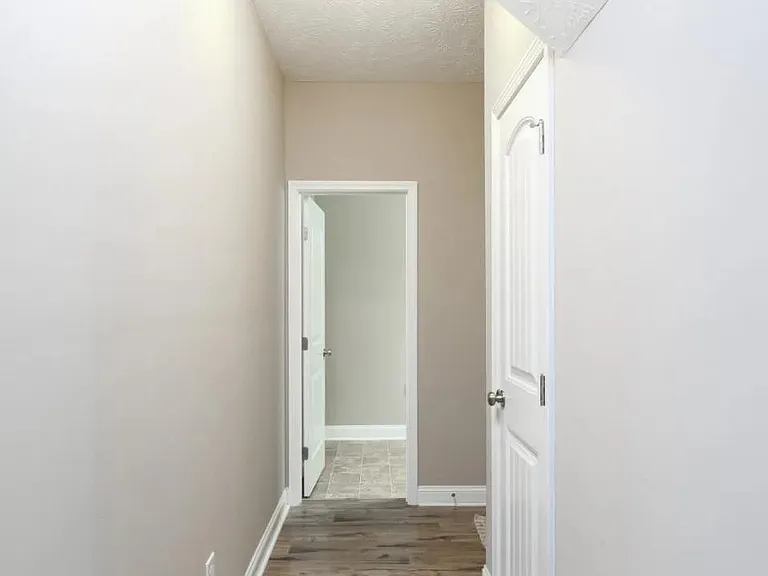 550 Townsend Rd — Photo 11