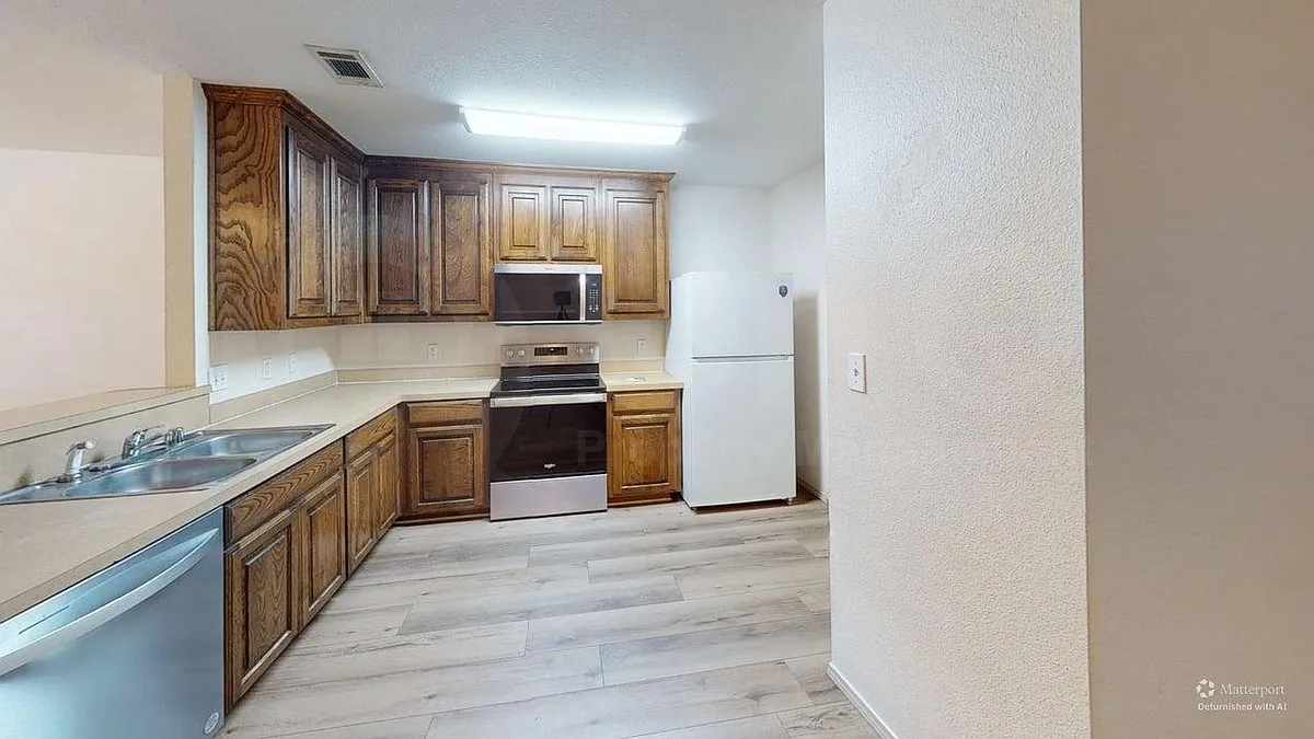 3 bed, 2.0 bath, 1192 sqft, $1,499 — Photo 3