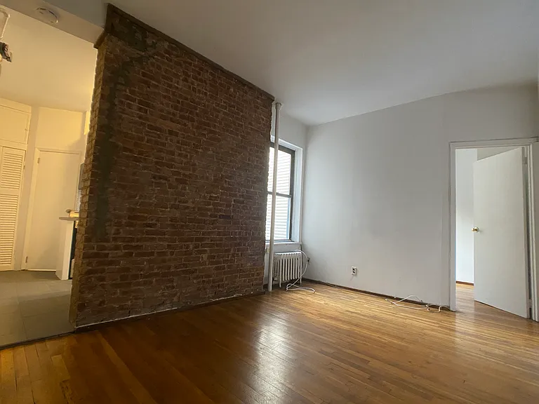 338 E 92nd St #22 — Photo 4