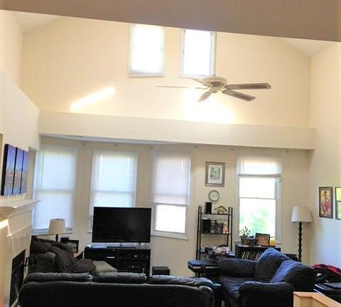 2nd image of 2322 N Southport Ave #1GH