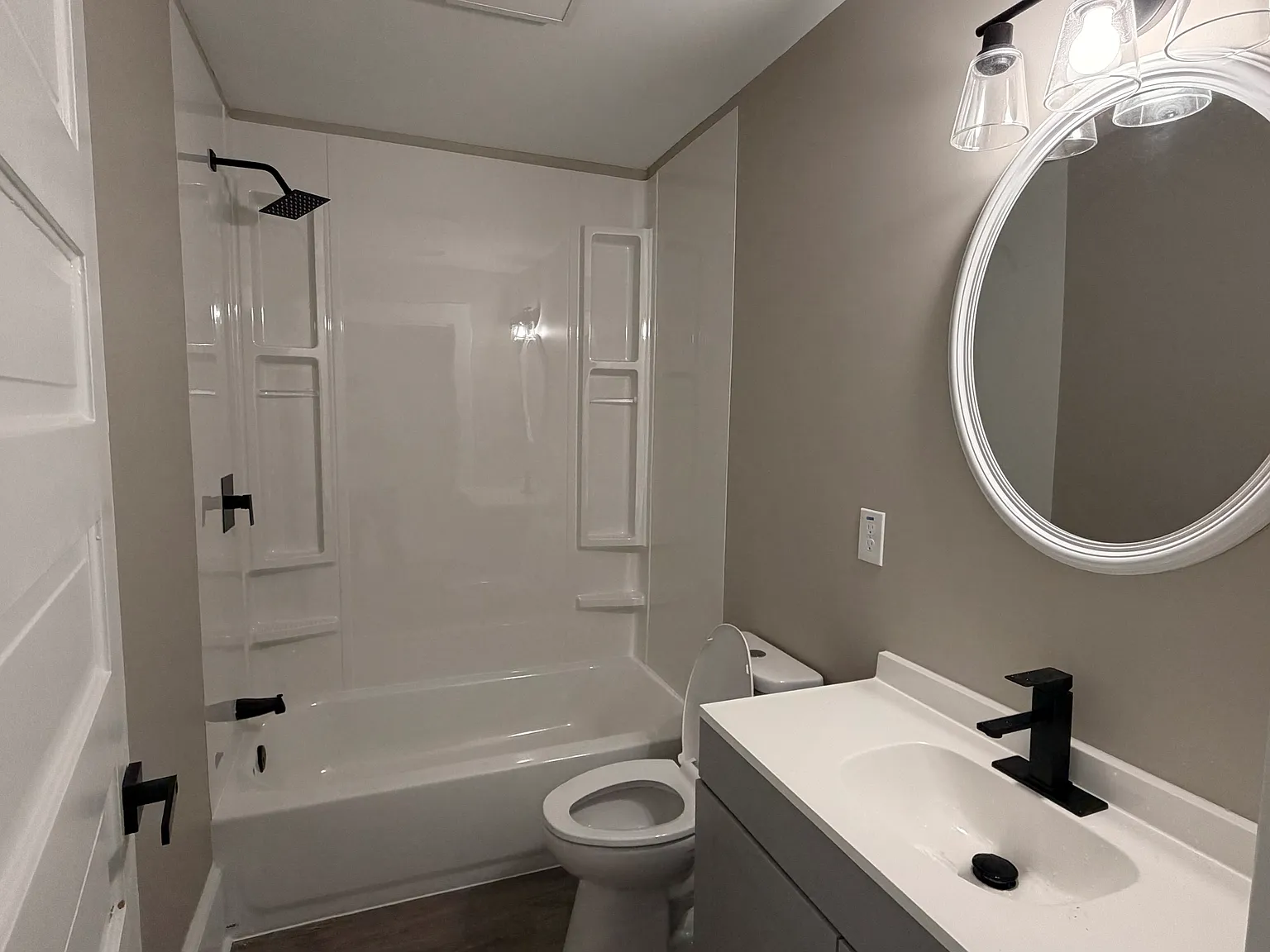 1201 Grove Ave — Photo 3