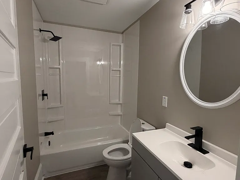 1201 Grove Ave — Photo 3