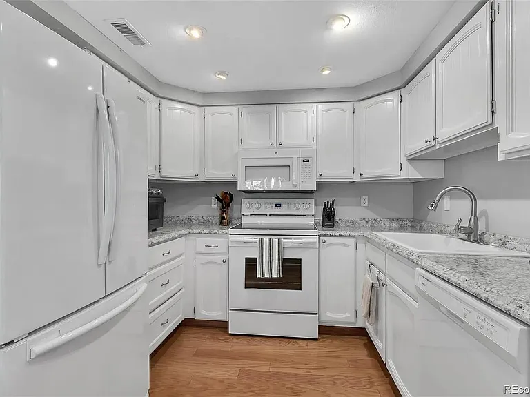 701 N Harlan St #E30 — Photo 4