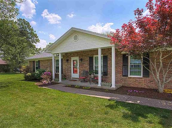 2nd image of 448 Sylvan Cir
