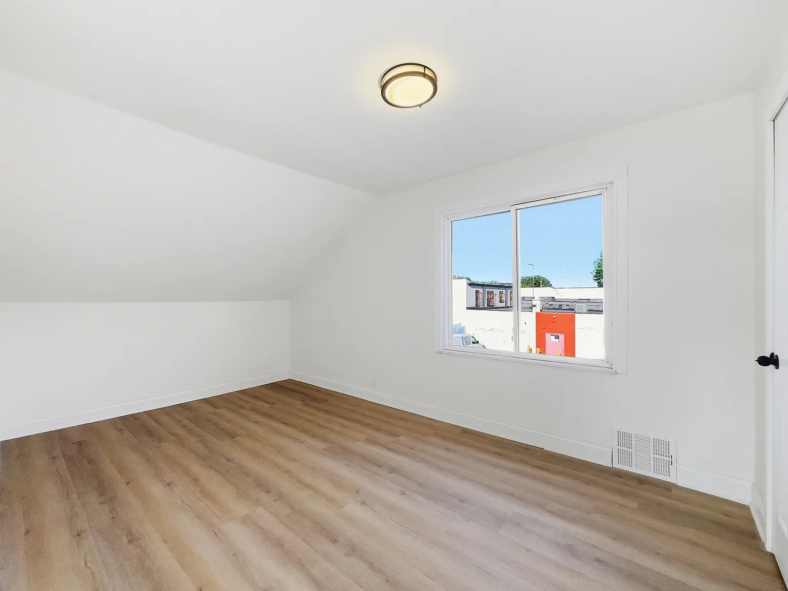 329 West Muir Avenue - 1 — Photo 3