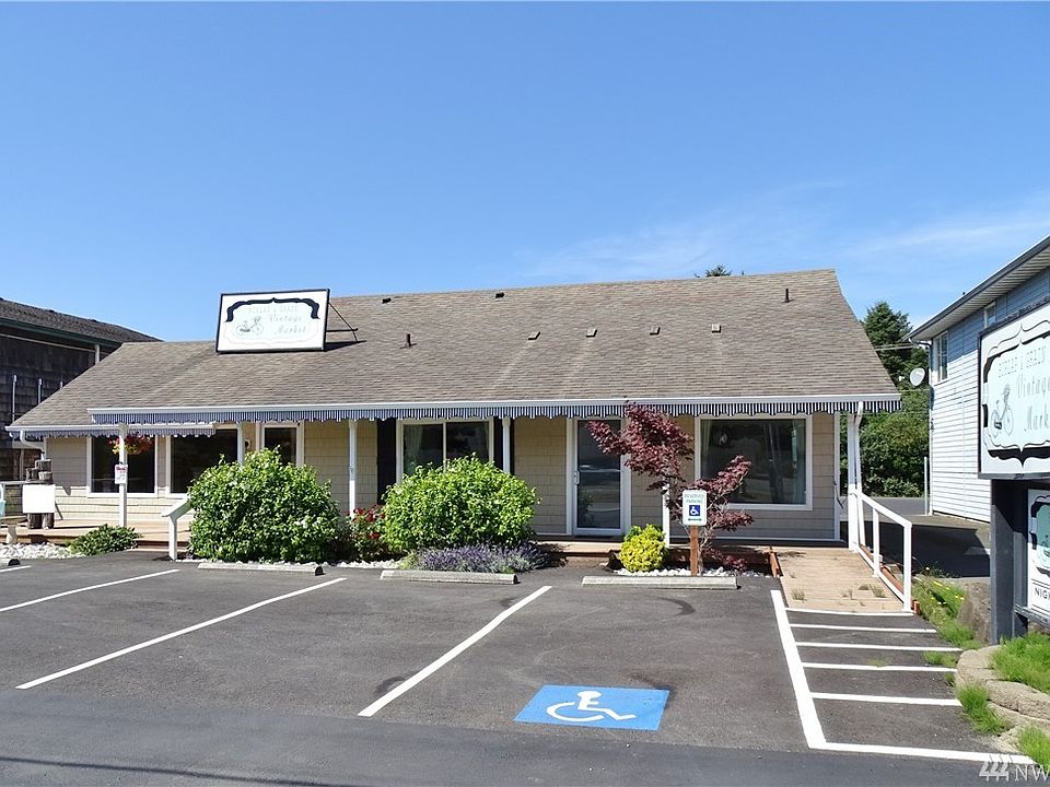1st image of 817 Pt Brown Ave NW
