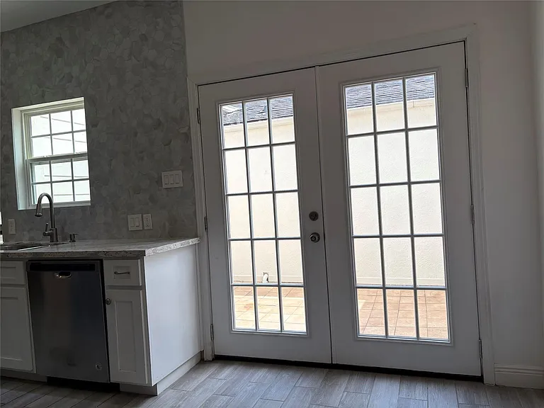 12625 Memorial Dr — Photo 18