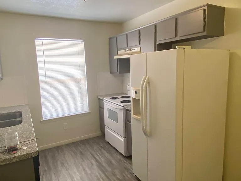 717 San Saba Dr — Photo 6