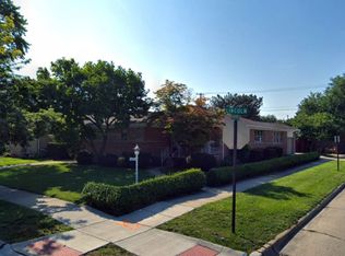 14271 Lincoln Ave, Oak Park, MI 48237