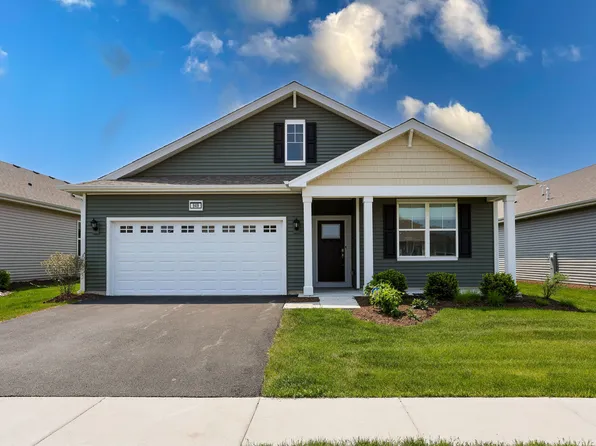 949 Crestview Ln, Hampshire, IL 60140
