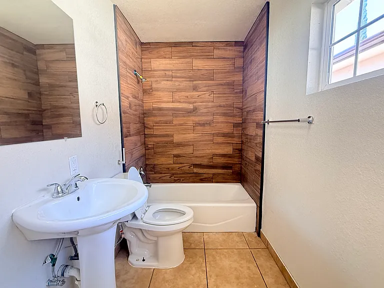 223 E Robinson Ave — Photo 25