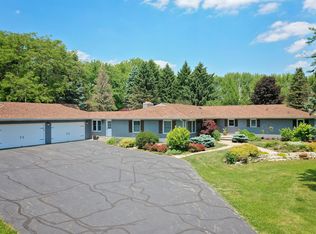 1018 Sunset Rd, Spring Grove, IL 60081