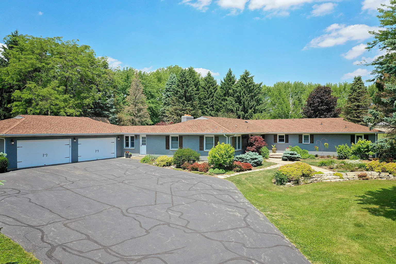 1018 Sunset Rd photo 1