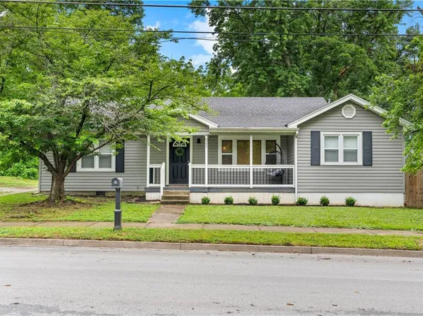 511 W Ashland St, Nevada, MO 64772