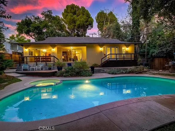 1980 El Arbolita Dr, Glendale, CA 91208