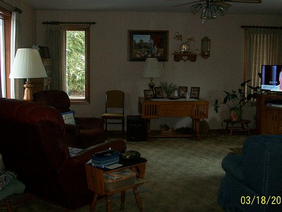 4th image of 411 Hobson St