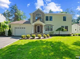28 Demarest Rd, Paramus, NJ 07652