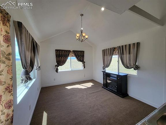 3rd image of 1933 Hinsdale Dr