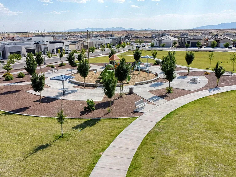 3921 Desert Dunes Dr — Photo 49