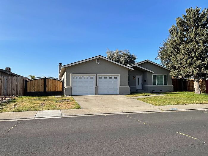 1st image of 14629 S Pueblo Dr