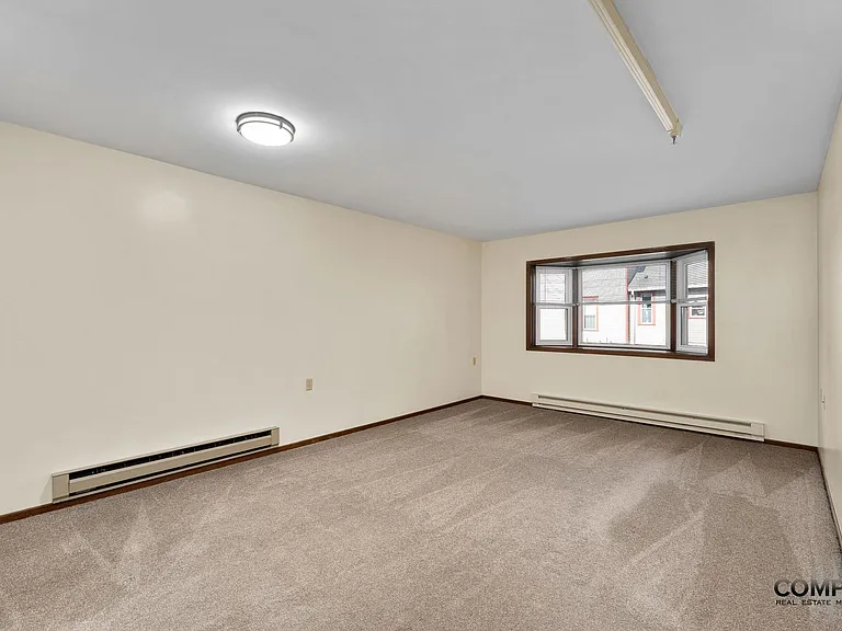 610 Gray St Apartments — Photo 48