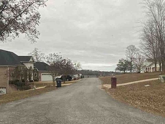 Exterior Neighborhood (street photo)