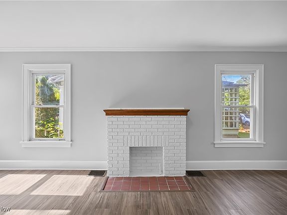 5th image of 41 Western Ave