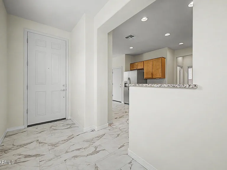7143 W Coles Rd — Photo 2