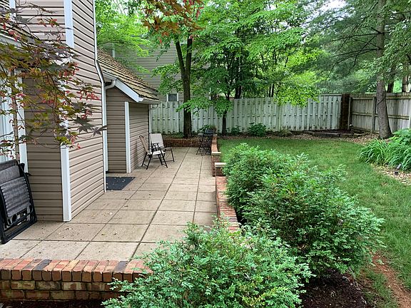 3rd image of 1707 E Camby Ln