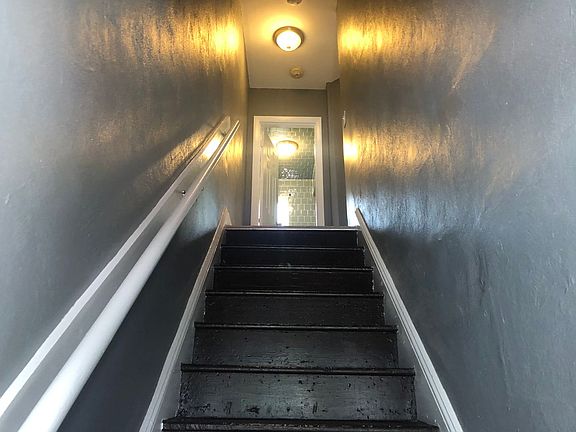 3rd image of 2-20 Langsberries Ave #4