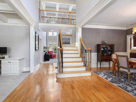 4th image of 1861 Riverpark Ln