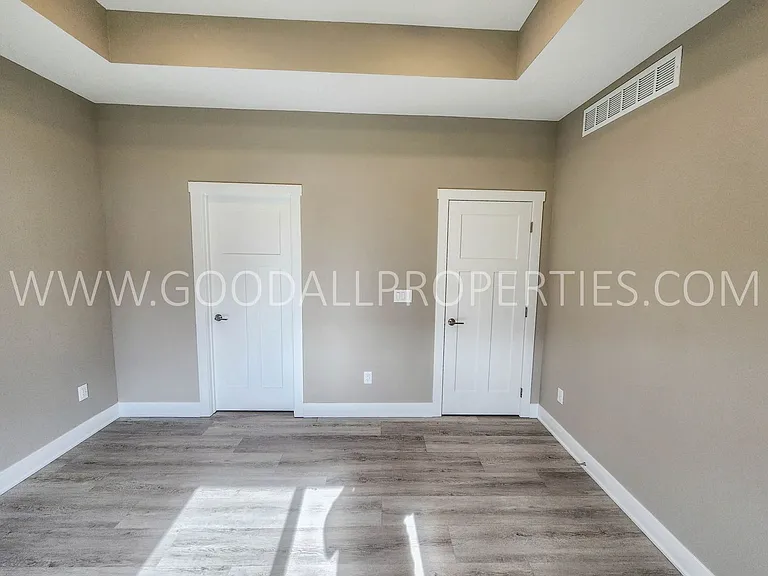 650 NW Rosemont Dr — Photo 12