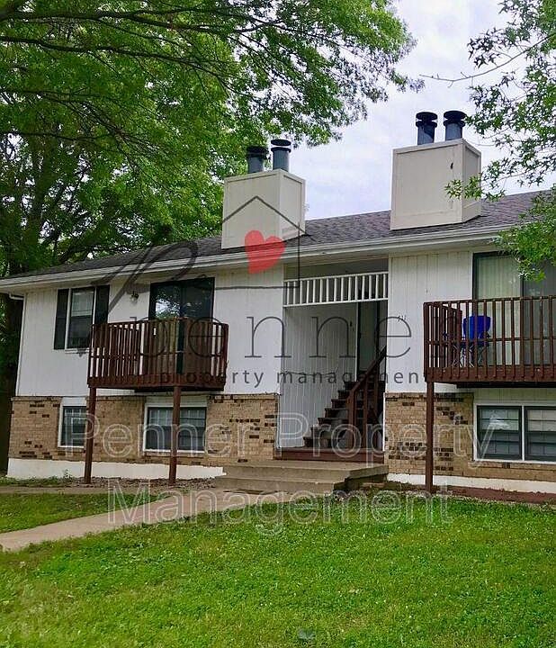 1st image of 711D NE Barnes Dr