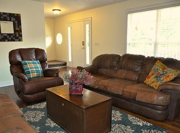 5th image of 616 Fuller Glen Cir