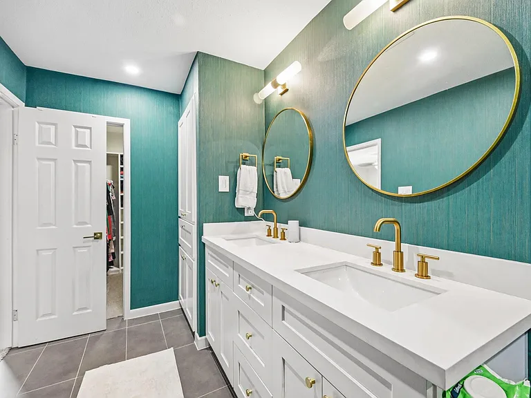 1116 Bering Dr #25 — Photo 34