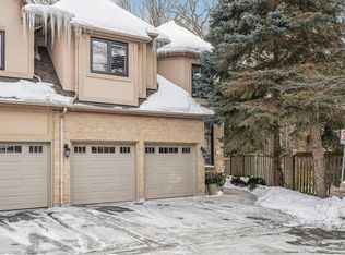 2303 Hill Ridge Ct #16, Oakville, ON L6M 3N3
