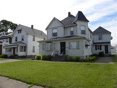 3rd image of 534 E Erie Ave