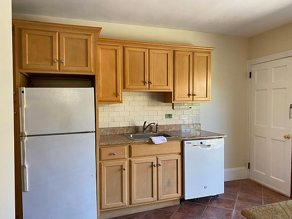 2nd image of 29 Main St
