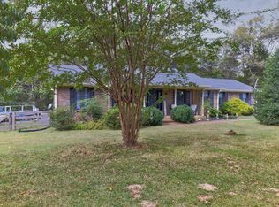 1078 N Dickerson Chapel Rd, Lebanon, TN 37087