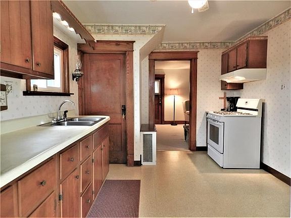 4th image of 714 Allwine Ave