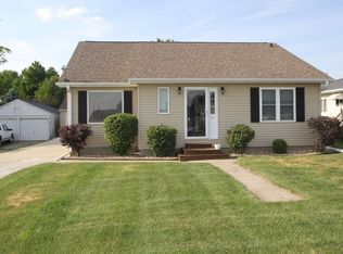 611 7th St, Wellsburg, IA 50680