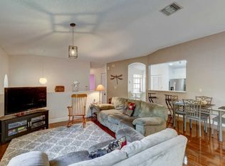 402 SW 158th Ter APT 204, Pembroke Pines, FL 33027