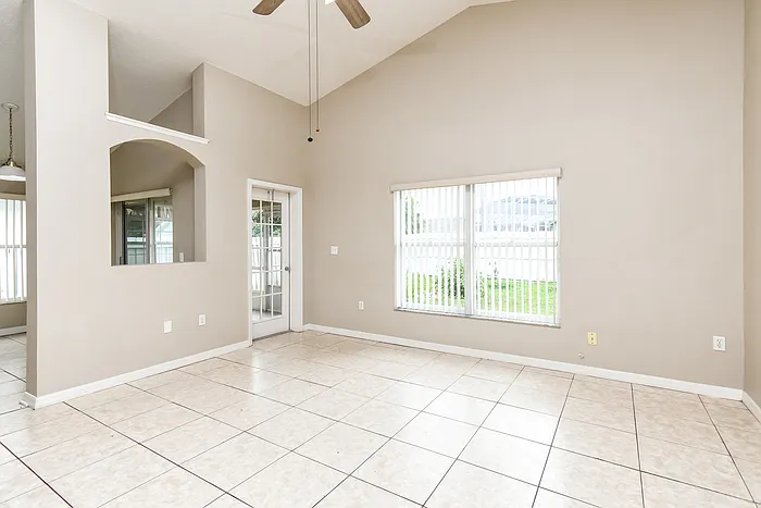 3 bed, 2.0 bath, 1466 sqft, $2,195 — Photo 3