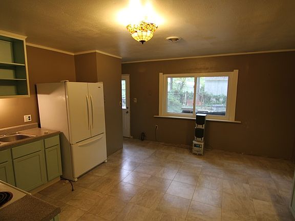 2nd image of 102 Treadwater Dr