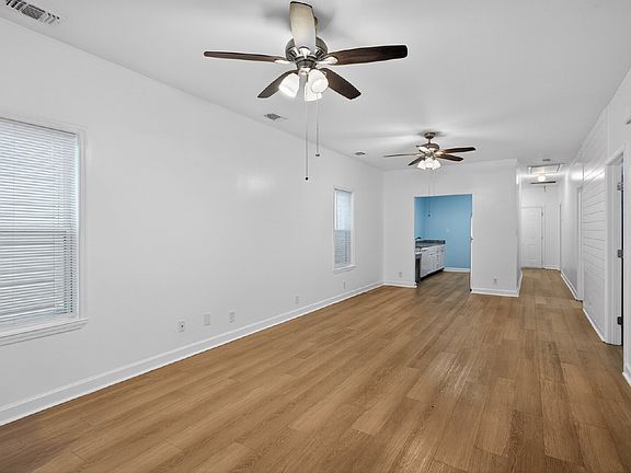 4th image of 1118 NE 36th St